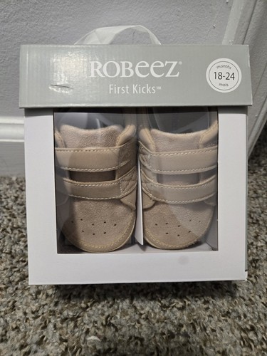 Robeez first kicks - first,