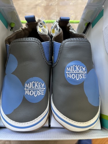 Robeez soft soles - sz, disney
